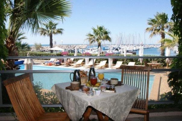 לה גרנד מוט Hotel Azur Bord De Mer מראה חיצוני תמונה